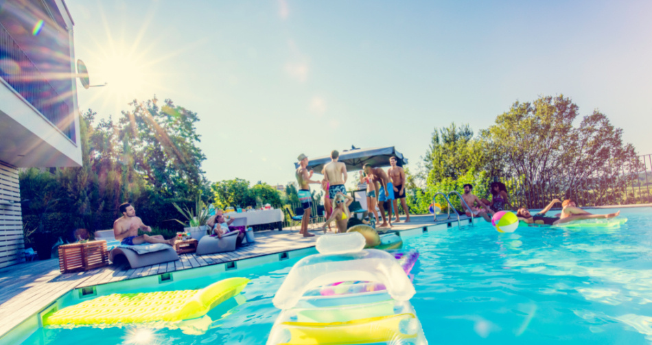 Poolparty sommaren 2023 - Fixa festen med dekorativa poolleksaker