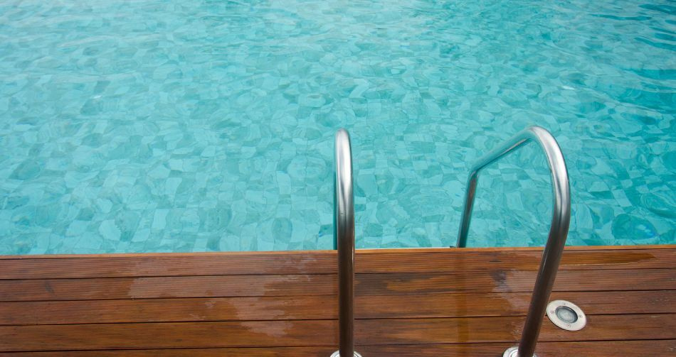 Vårstarta poolen - allt du behöver veta för att fylla din pool