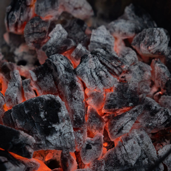 Grillkol Quebracho Charcoal, 9 kg i gruppen Fritid / Kamado Sumo Grillar hos Vattenbutiken (KS410040)