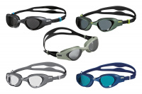 Fem solglasögon mot en vit bakgrund