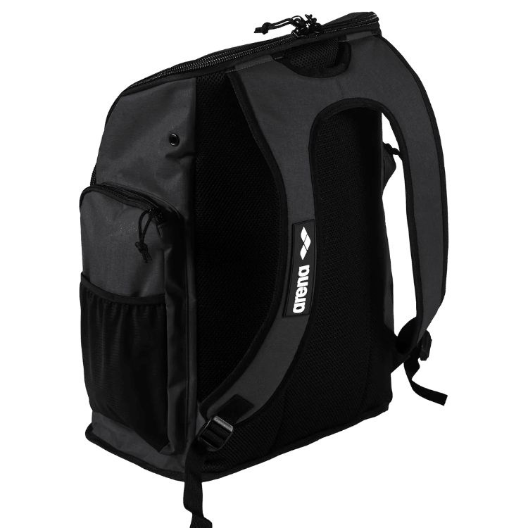 Ryggsäcken snett bakifrån