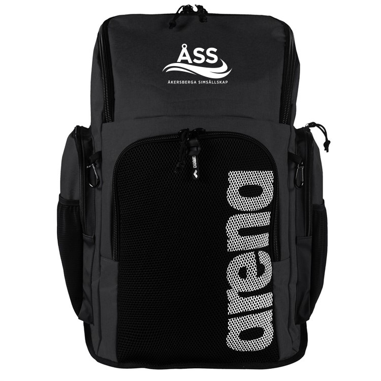 Team väskan i svart med Åkersbergas Simsällskaps logga