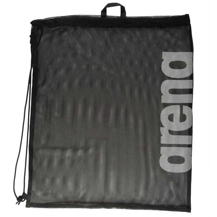 Meshväskan i svart mot en vit bakgrund