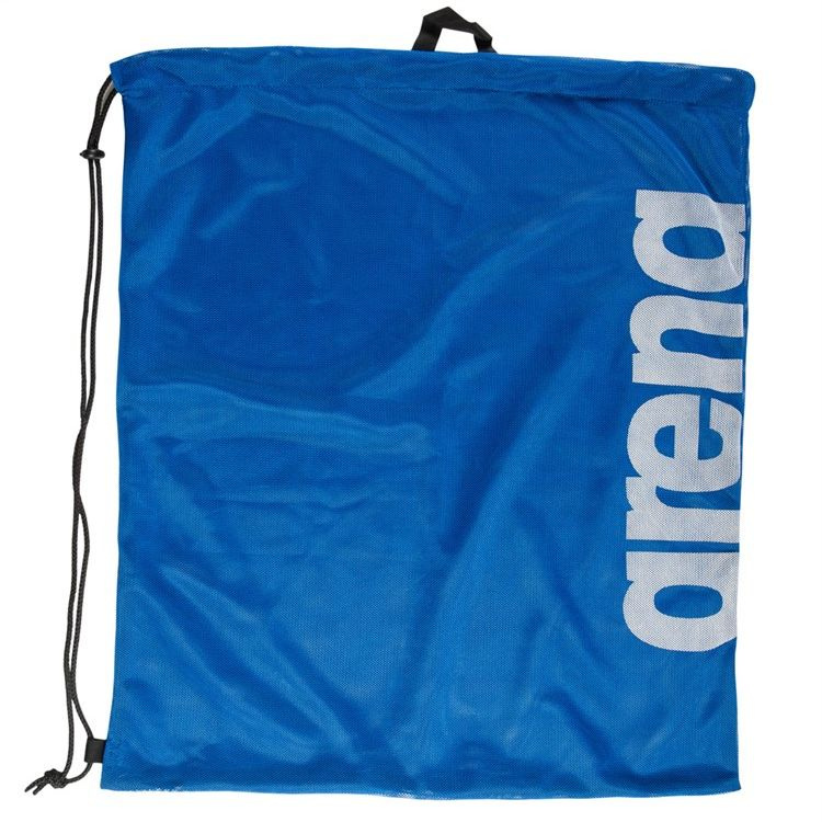 Meshväskan i svart mot en vit bakgrund