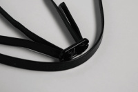 Närbild på simglasögonens spänne