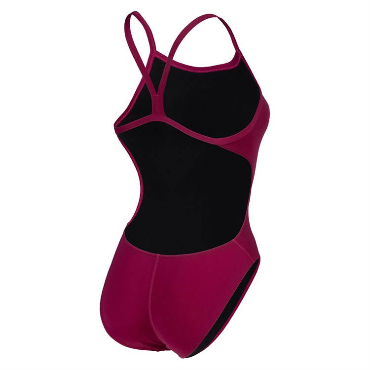 Baddräkten snett framifrån