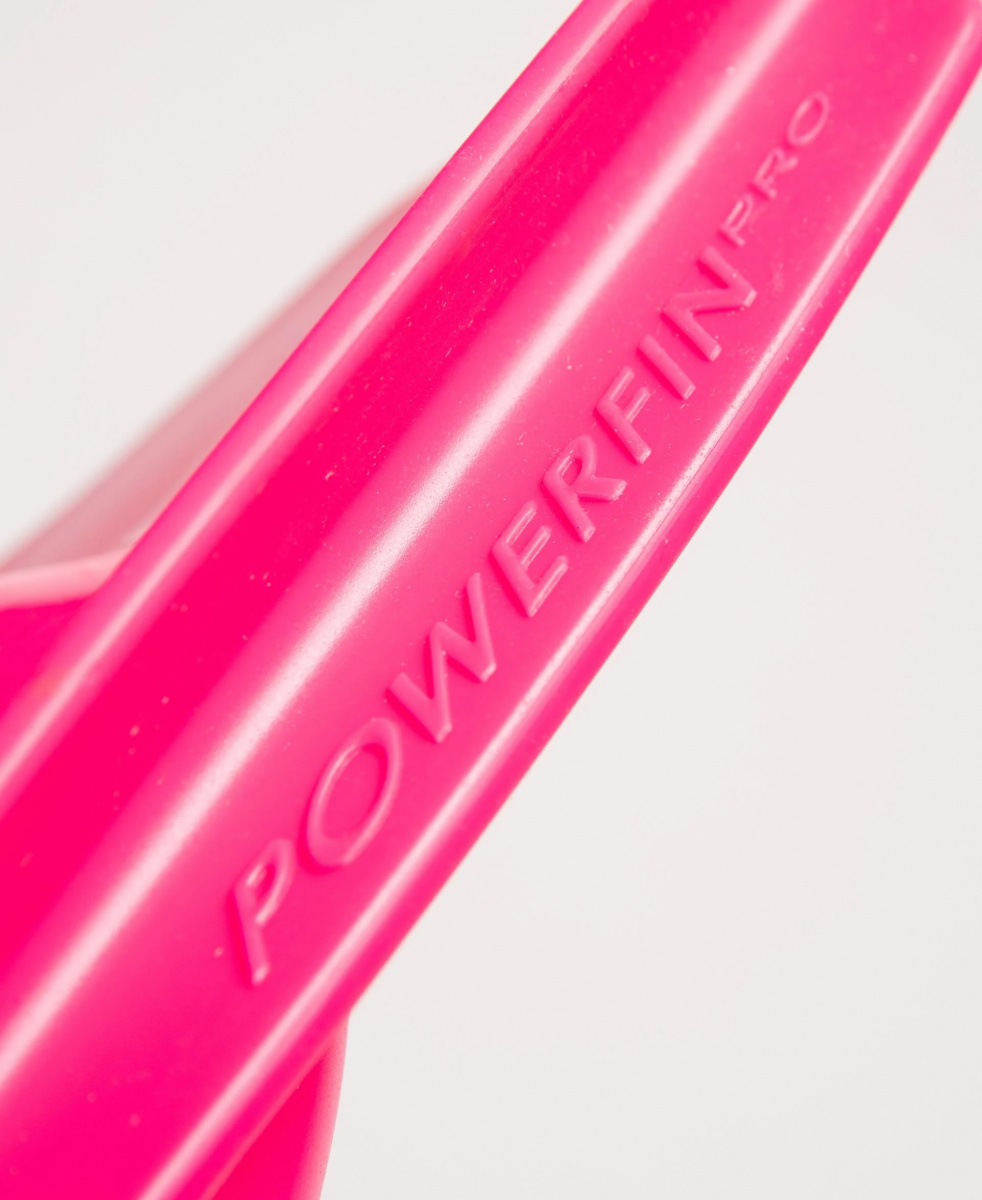 Närbild på simfenan