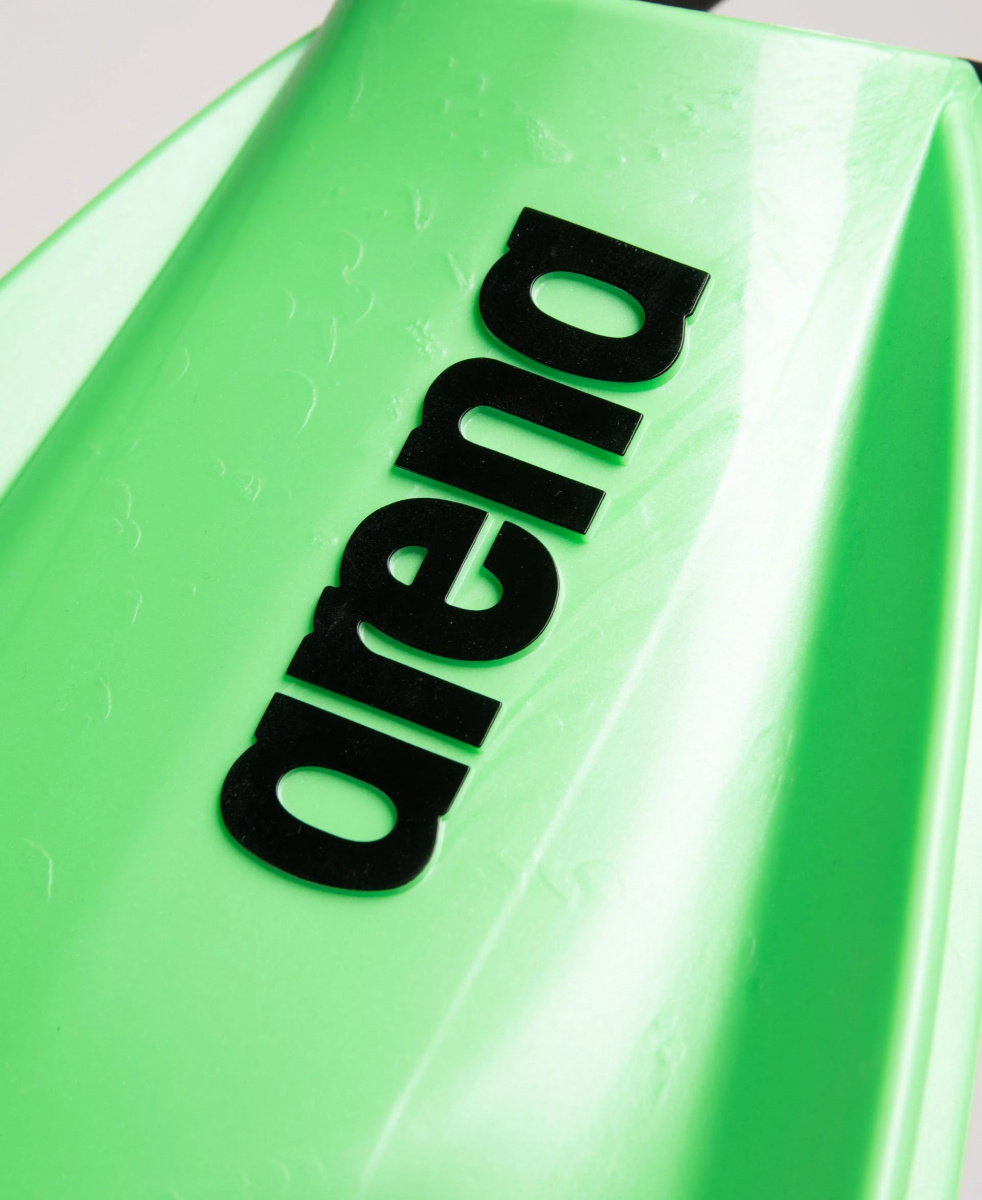 Närbild på simfenan