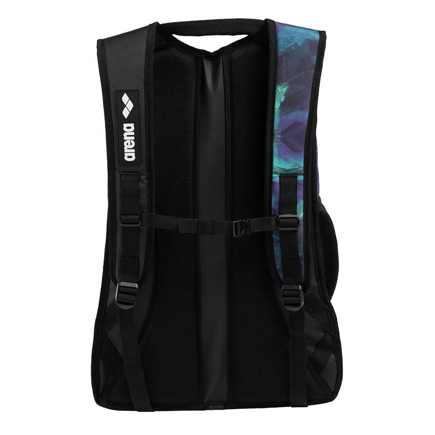 väskan sedd rakt bakifrån