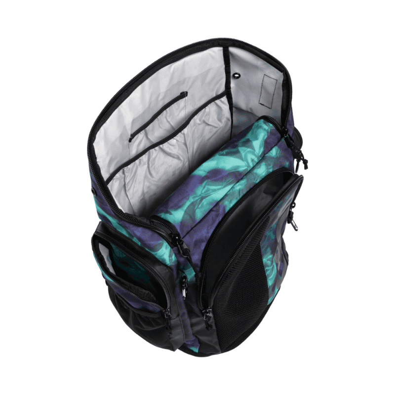 Väskan med huvudfacket öppet