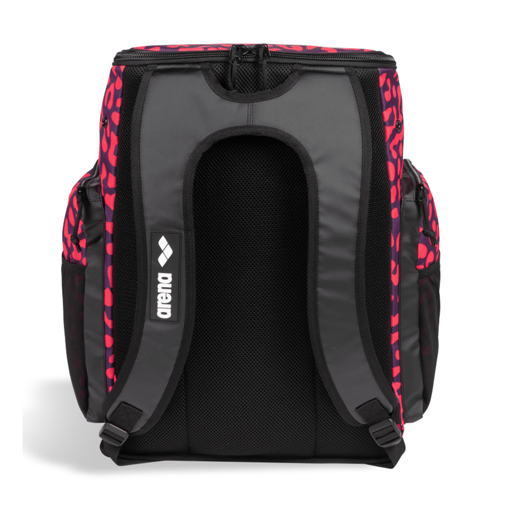 väskan sedd rakt bakifrån