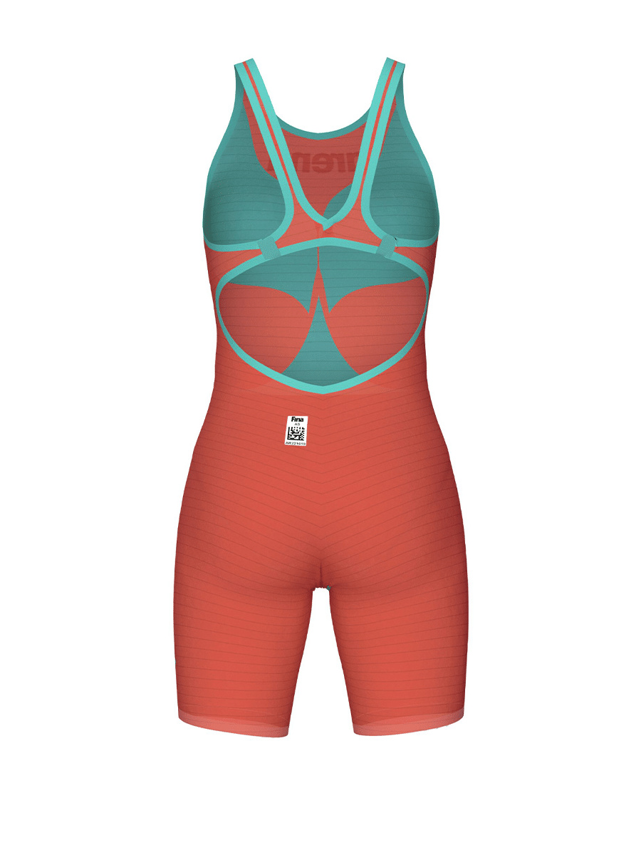 Baddräkten bakifrån mot en vit bakgrund