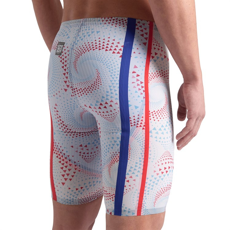 Närbild på badbyxornas höft