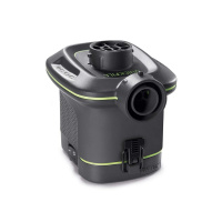 Quickfill Batteridriven Luftpump Pumpen mot en vit bakgrund