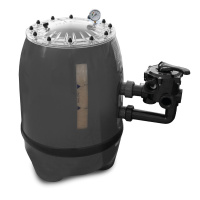 Sandfiltret mot en vit bakgrund