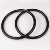O-Ring till UV-C Armatur, 2-pack Två o-ringar mot en ljusgrå bakgrund