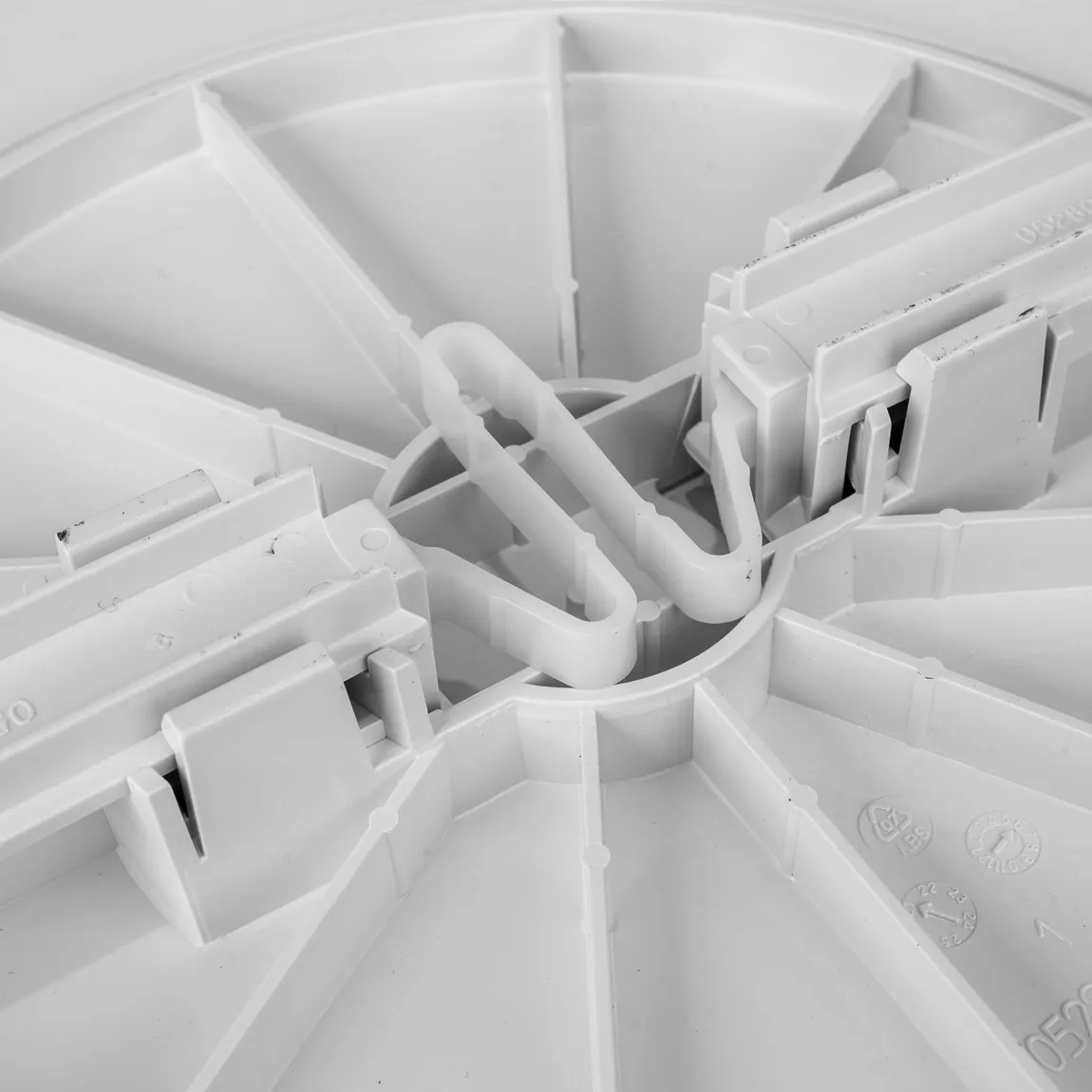 Låsmekanismen på lockets undersida