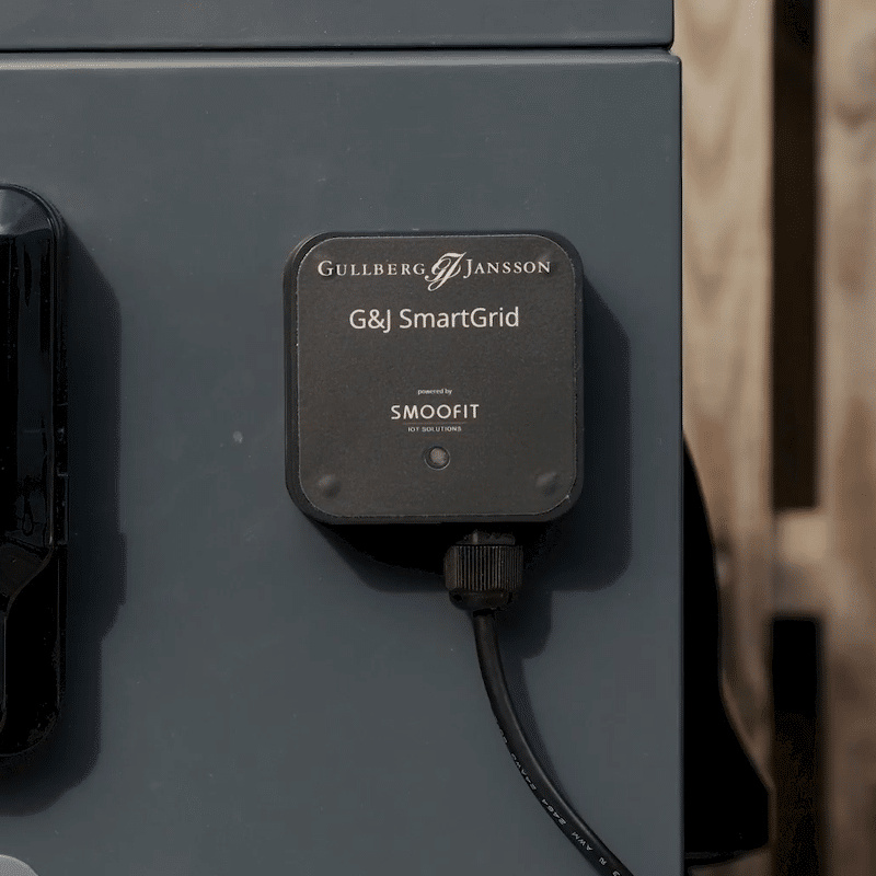 SmartGrid enheten fäst på en luftvärmepump
