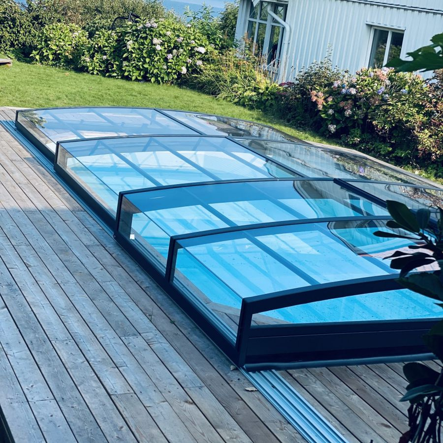 Ett Leia Pooltak med 3 Sektioner