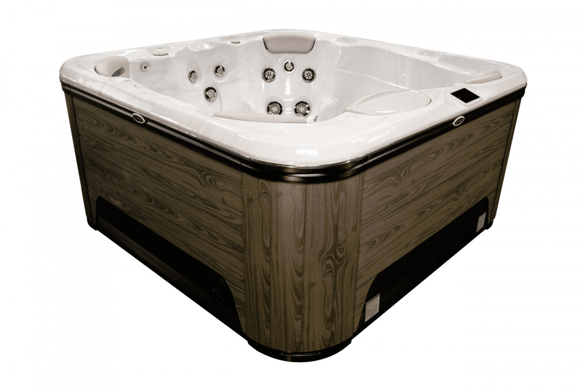 Spabadet sett snett ovanifrån mot en vit bakgrund