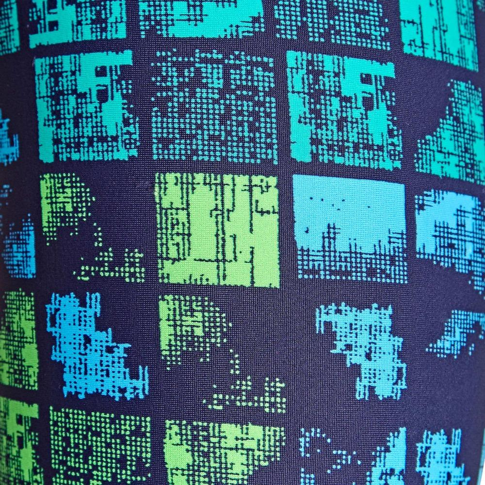 Närbild på badbyxornas mönster 