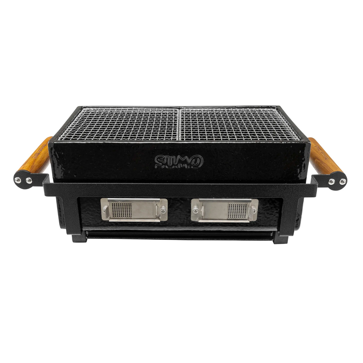 Bordsgrill Hibachi mot en vit bakgrund