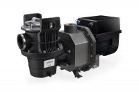 MiniVISE vs 0.6kW Poolpump Poolpumpen mot en vit bakgrund