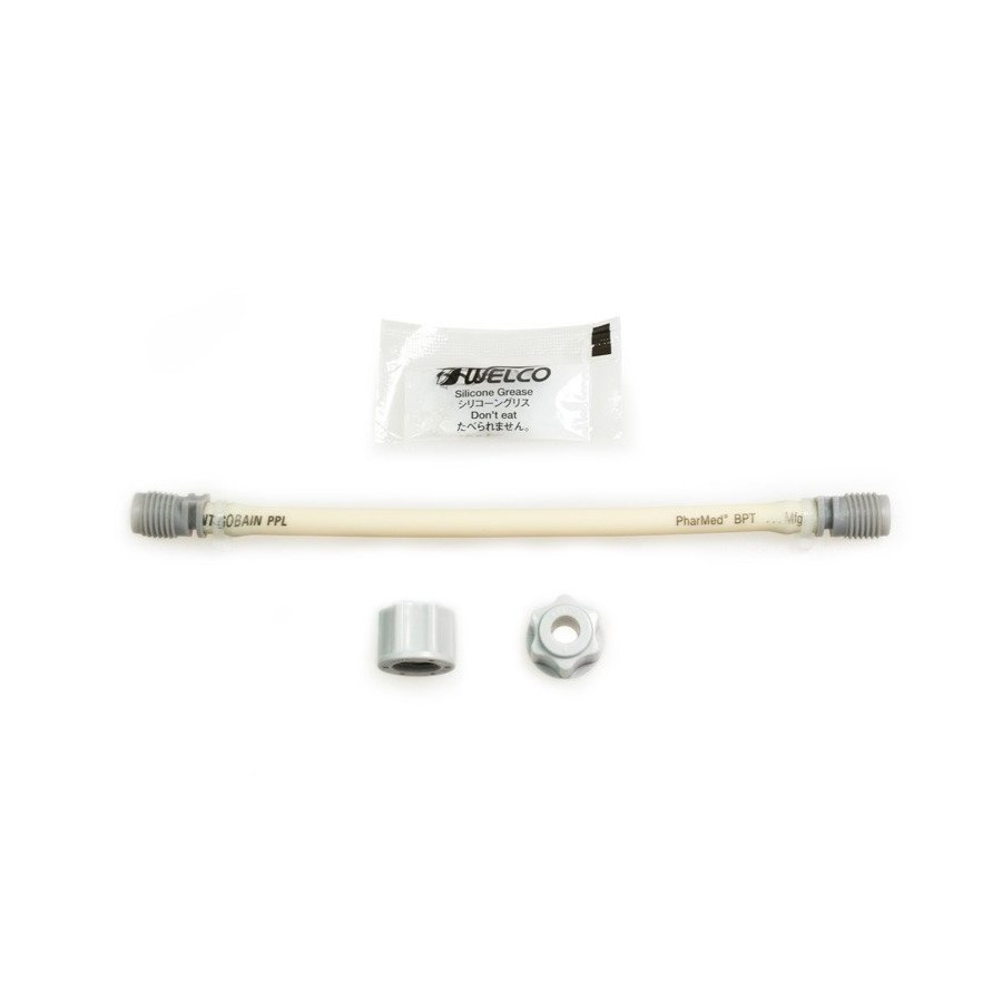 Alla delarna av slangsettet mot en vit bakgrund