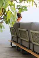 Hörnsitsen kombinerad med andra delar av Natural serien Ryggstödet och baksidan av delarna i Natural serien