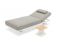 Bordet som en egen möbel STAY Flex Teak Sidobord, Vit