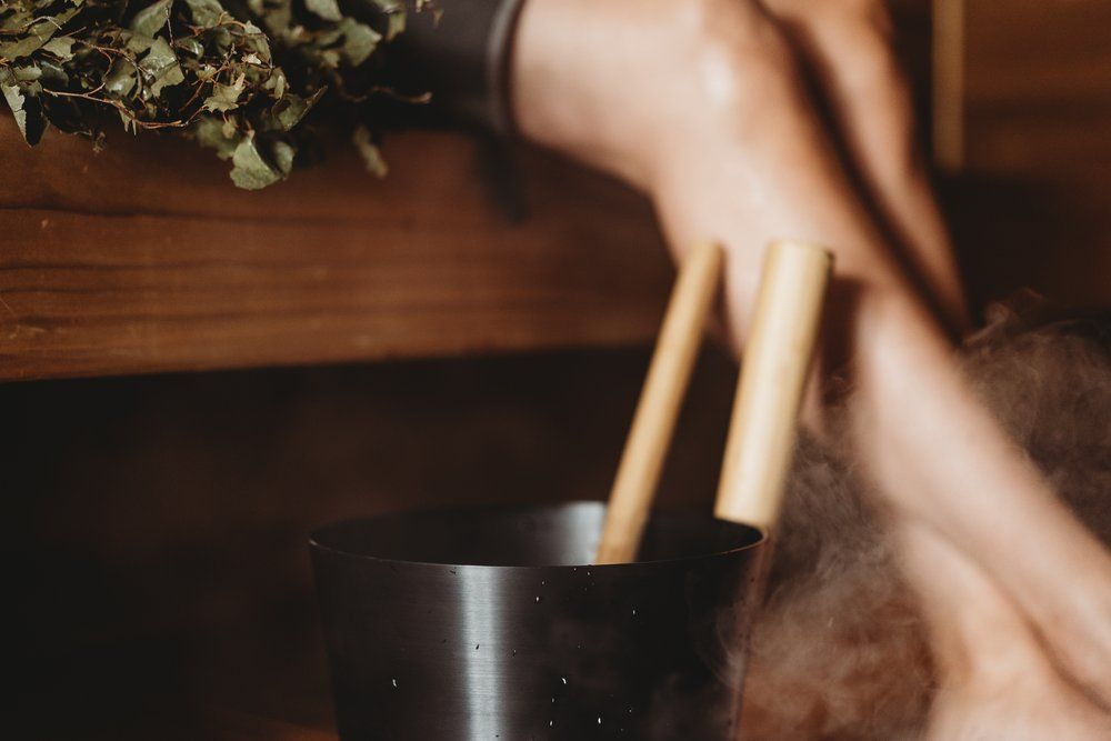 Bastuhink i Svart Aluminium