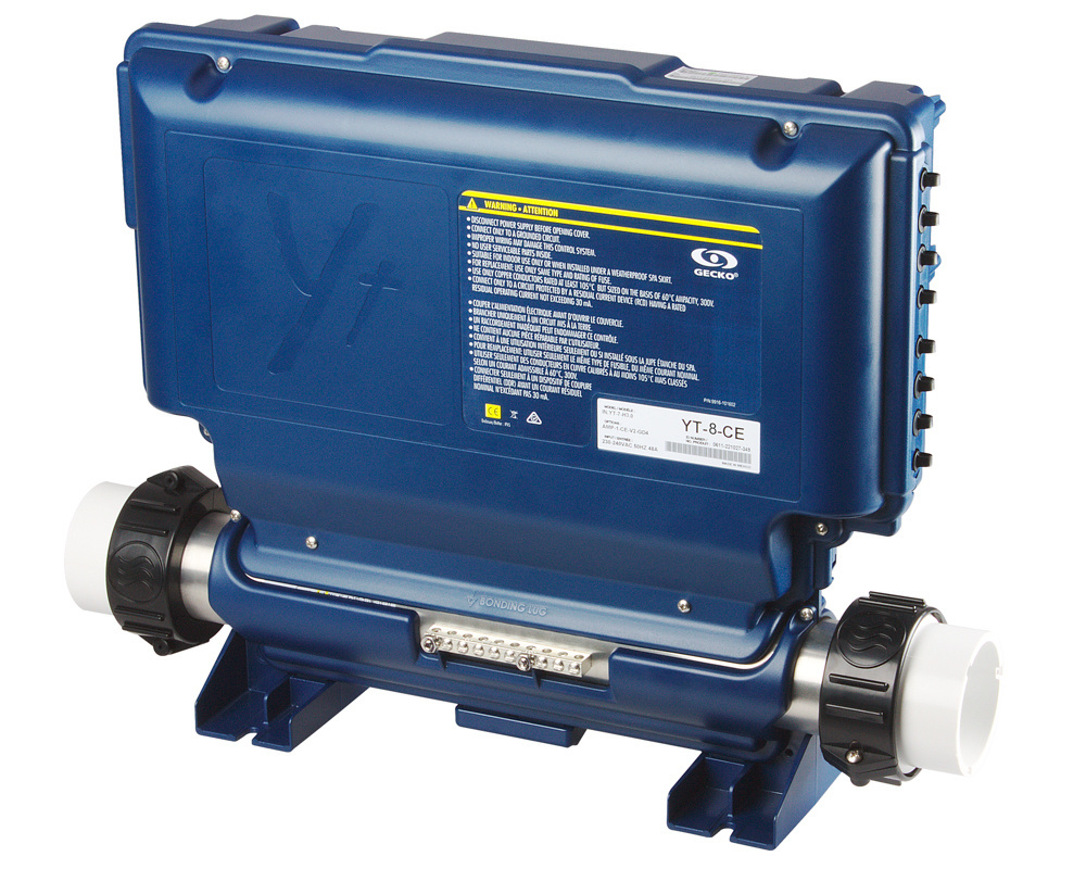 Styrenheten mot en vit bakgrund