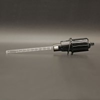 UV-C Extralampan i profil mot en grå bakgrund