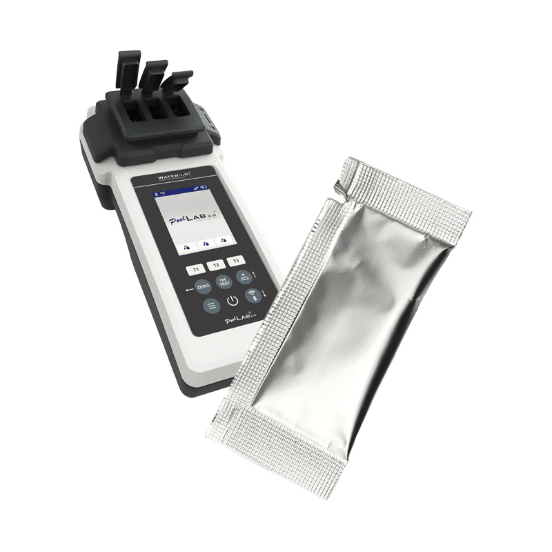 En testpåse med en Poollab 2.0 i bakgrunden