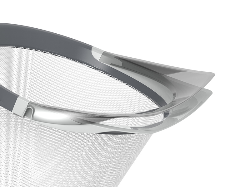 Närbild på håvens framkant mot en vit bakgrund