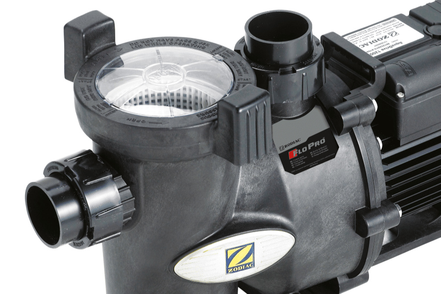 Närbild på unionskopplingarna på FloPro pumpen