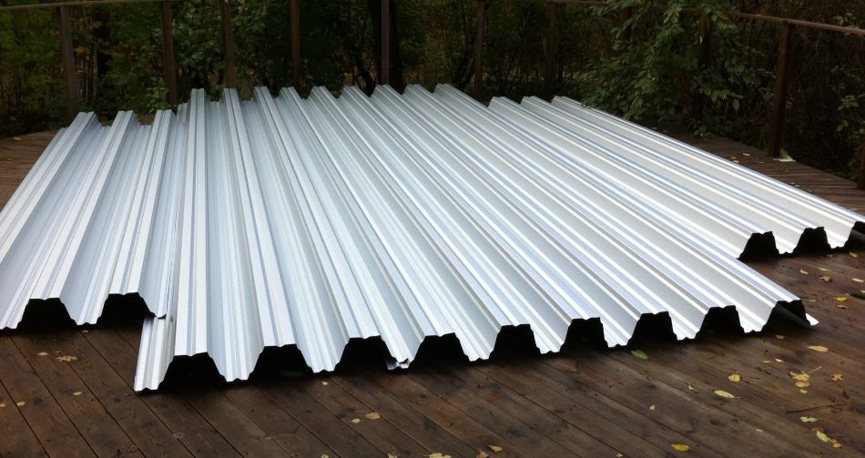 Poolplåtar på en pool